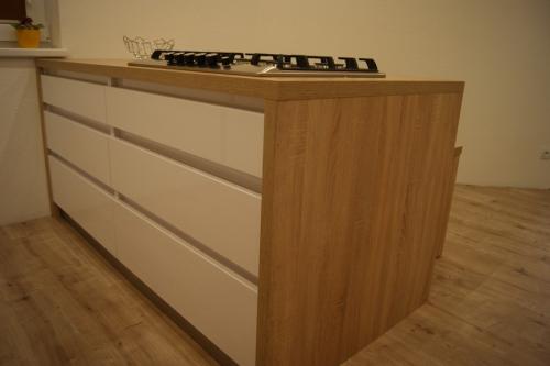23358 Kuchynske linky big 62